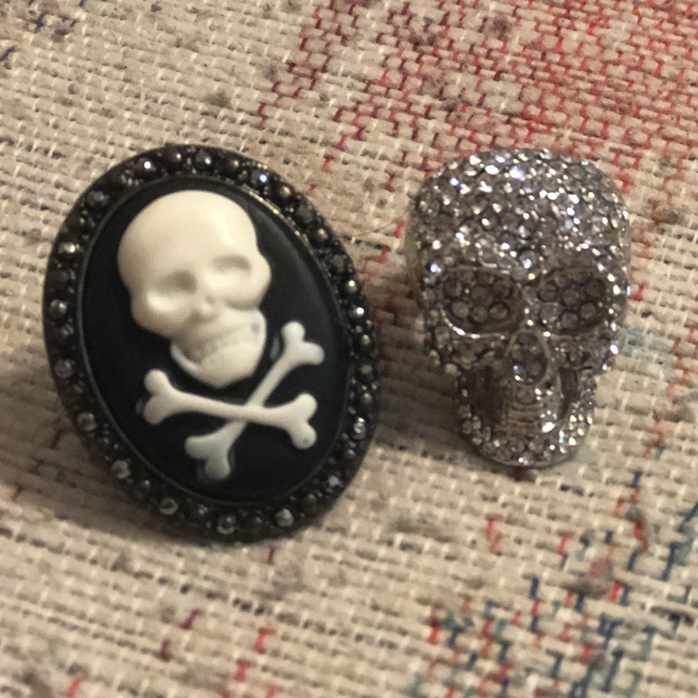 3/$10💥✌🏼Skull Rings 🤩 NWOT